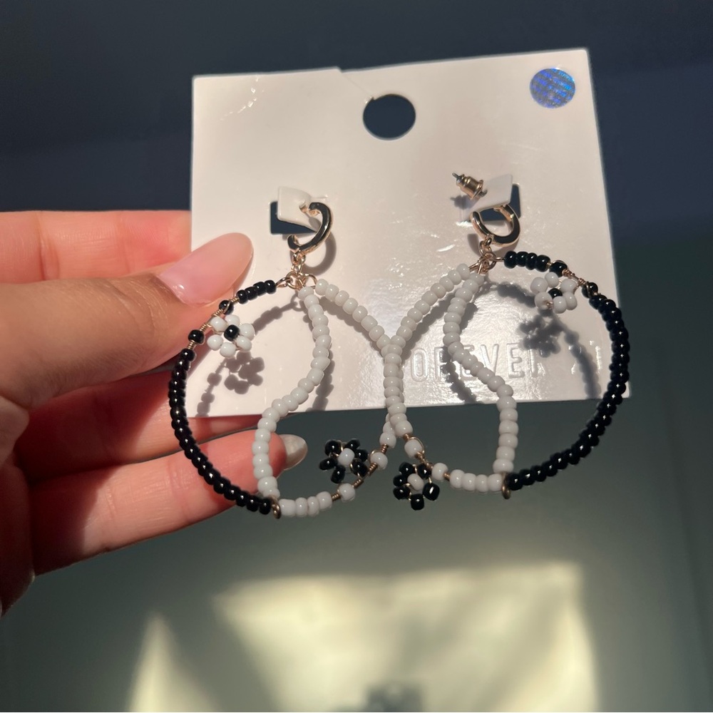 FOREVER21 Black & White Peace Flower Beaded Gold Dangly Hoop Lightweight Earring - Picture 4 of 15